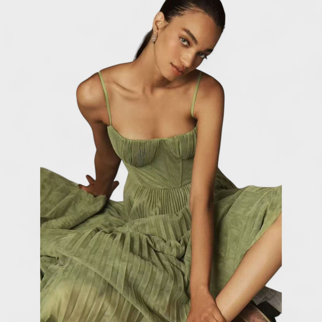 Éva - A ruha eleganciával