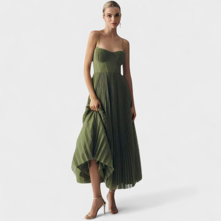 Éva - A ruha eleganciával