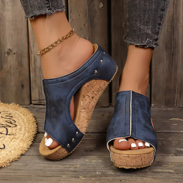 Eszter - Lumi Stud Wedges